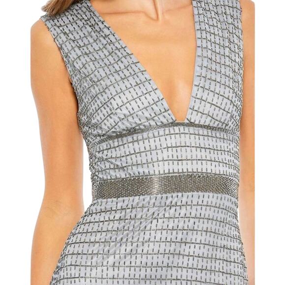 MAC DUGGAL 5625 Beaded Plunging Evening Gown, Size 10, New with Tag MSRP $598 - Picture 6 of 13